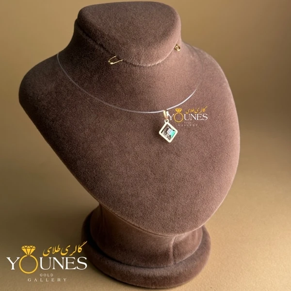 آویز طلا سواروسکی مربعی صورتی ملایم